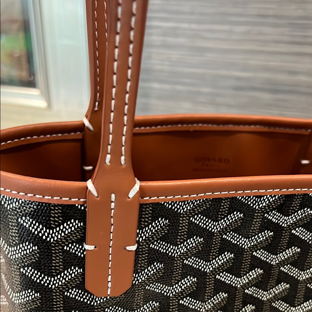 Black and Brown Geometric Pattern Tote - Picture 6 of 7